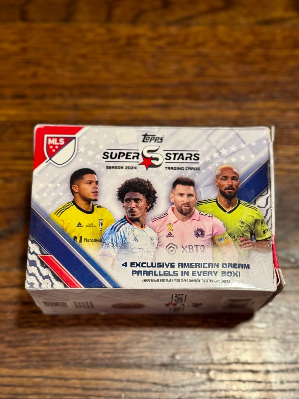 Topps Super Stars Trading Card Box - Yellow, Pink, Blue, White